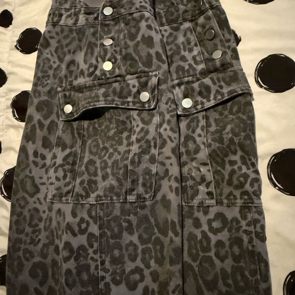 Aelfric Eden Gray Leopard Print Wide Leg Jumpsuit - Picture 3 of 5